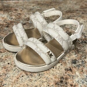 Michael by Michael Kors Gold Sandals Gwendolyn 8 Girls Toddler Summer Footwear